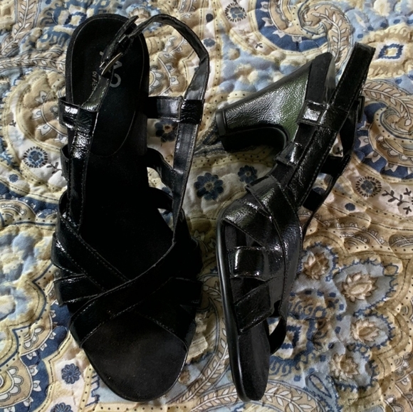 Aerosoles A2 Heels - Picture 2 of 10